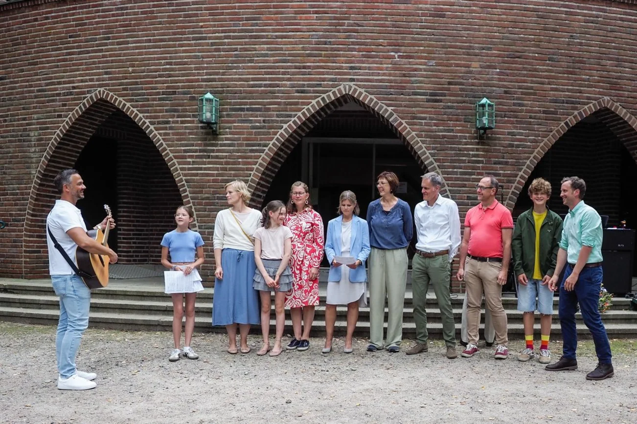 „Applaus, Applaus” mit Gitarre