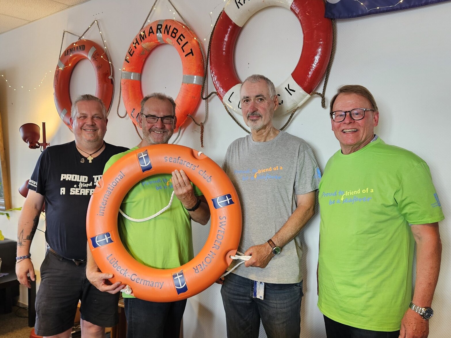 Menschen auf einem Schiff