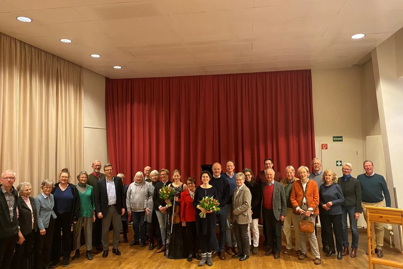 Mitglieder des Fördervereins Kirche in Aumühle e.V. bei der Mitgliederversammlung 2024 