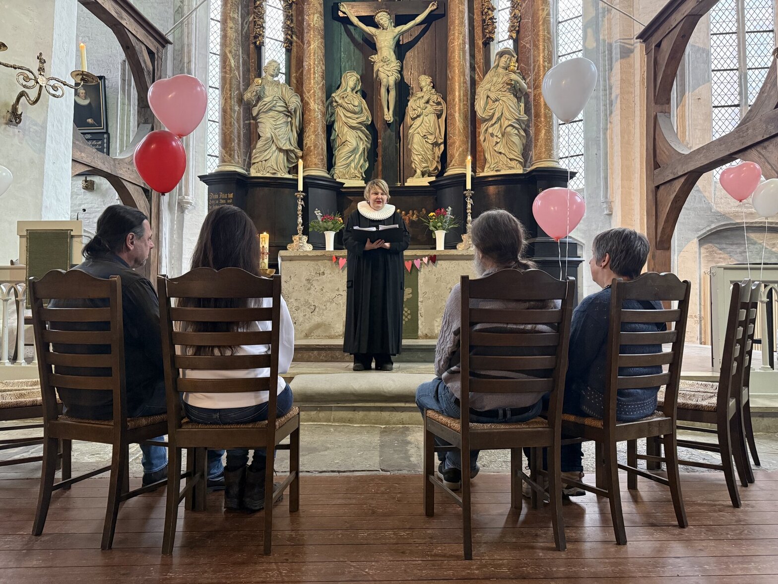 Blick in eine Kirche