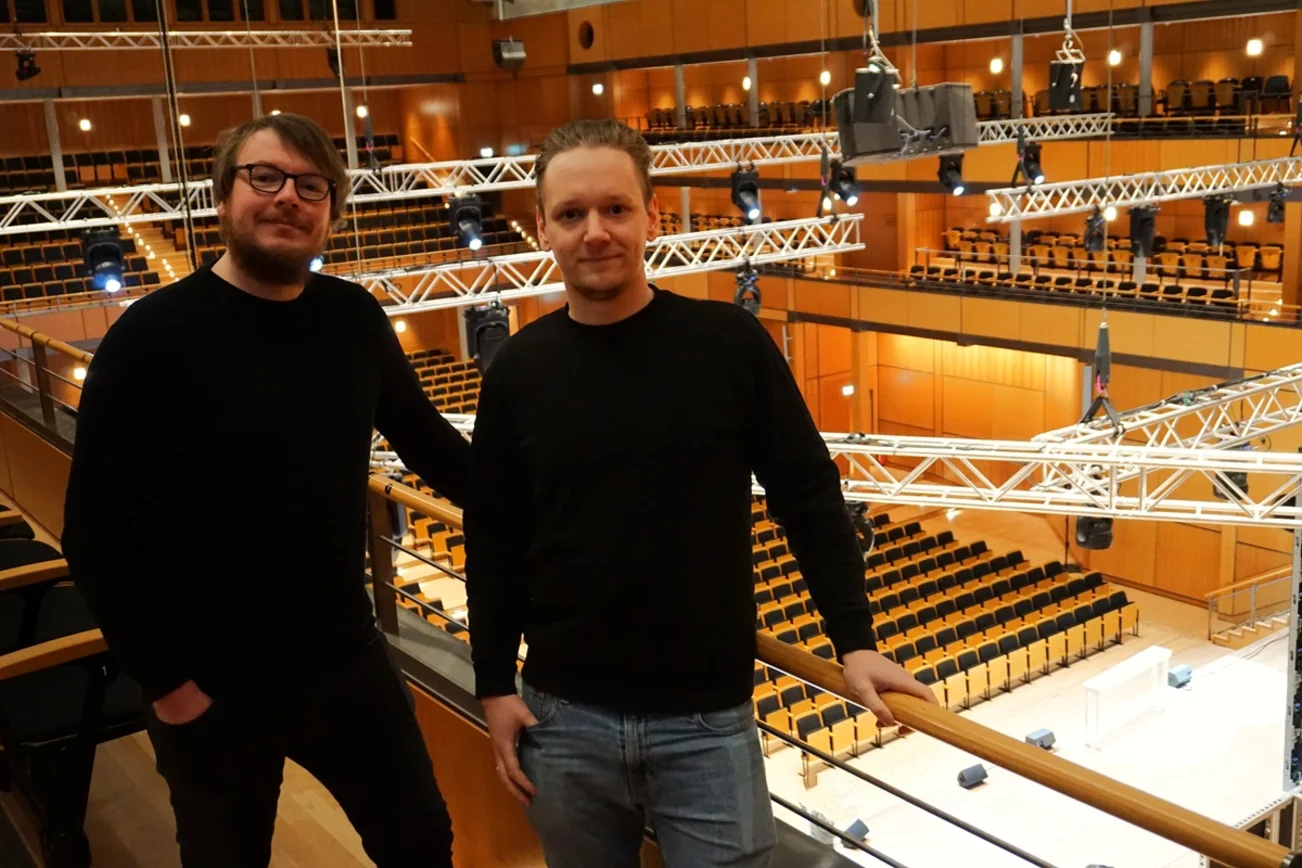 Nathanael Kläs und Christoph Liedtke im großen Saal der MuK