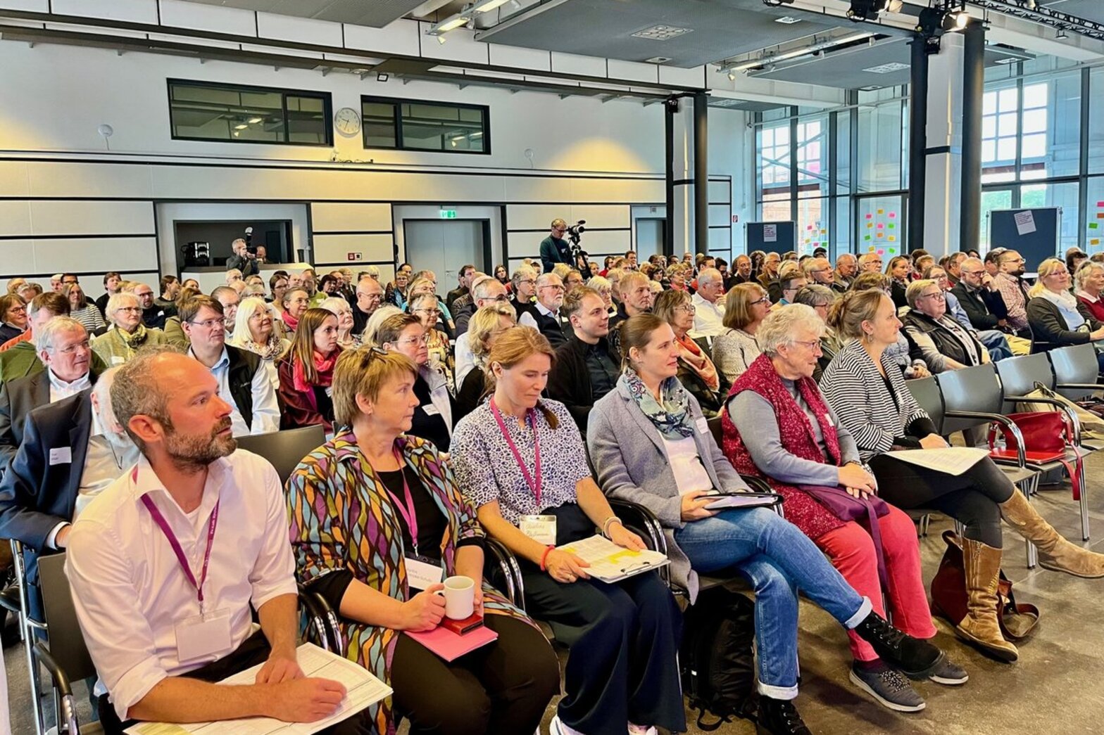 Personen bei der Zukunftskonferenz