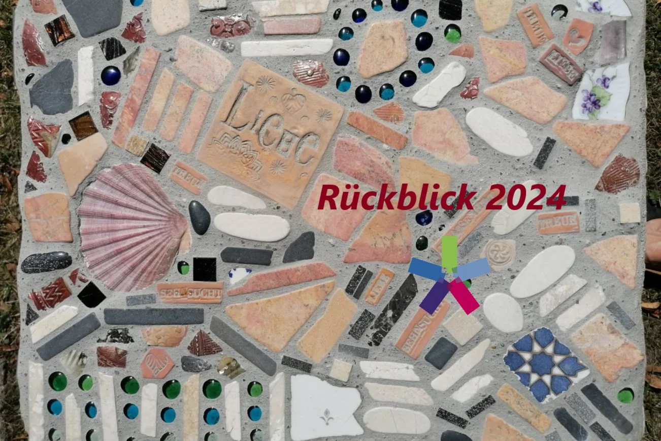 buntes Mosaik aus Scherben