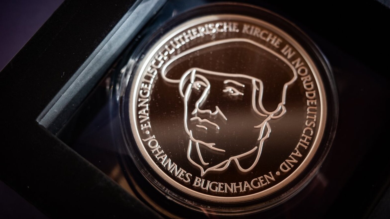 Blick auf eine Medaille