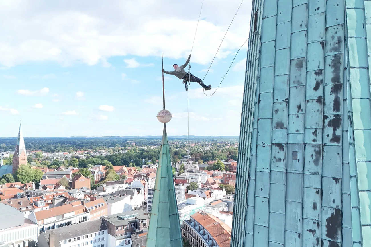 Blick auf Turmarbeiten an St. Petri Lübeck 