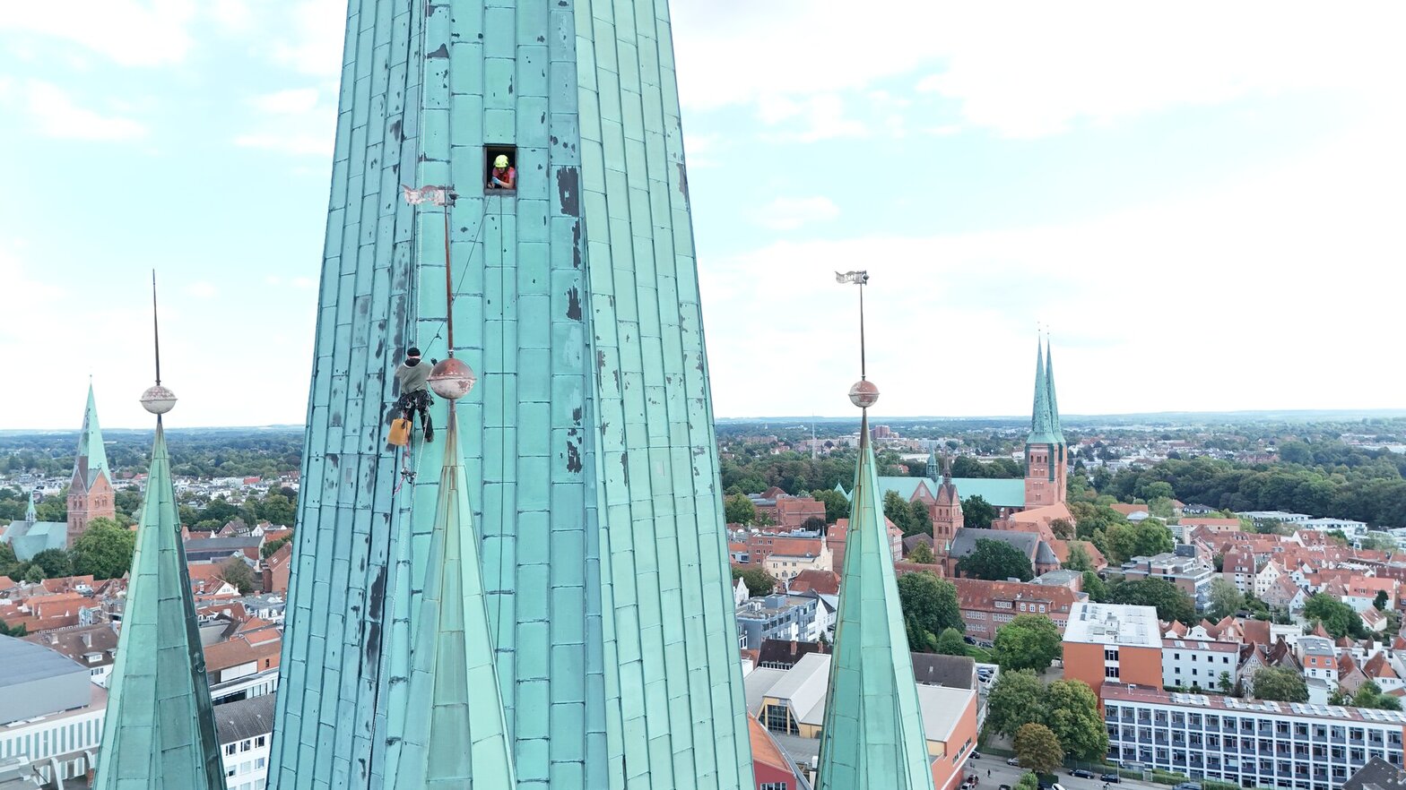 Blick auf Turmarbeiten an St. Petri Lübeck 