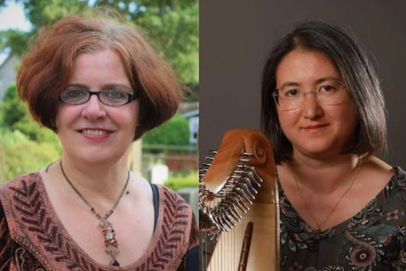 Zwei Musikerinnen mit Harfe