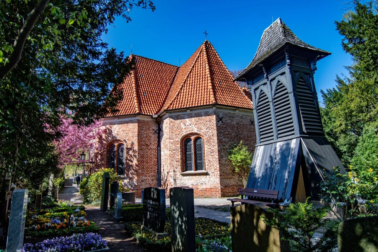 Blick auf eine Kirche