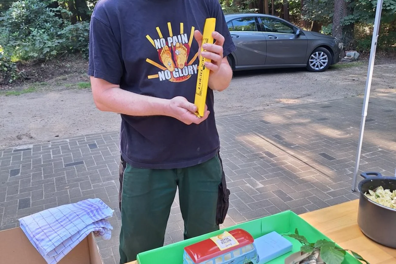 Überreichung der Geschenke zur Verabschiedung von Stefan