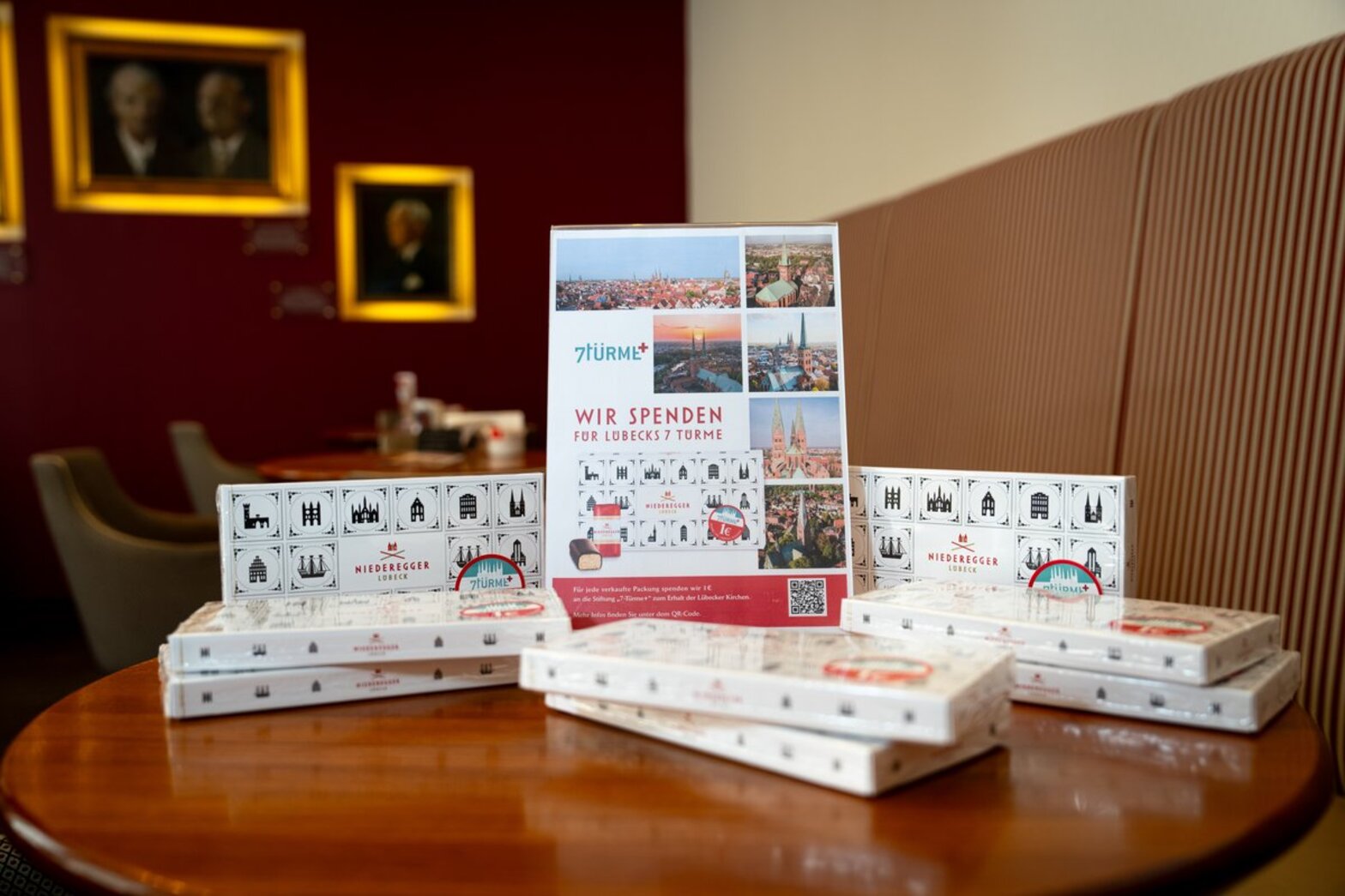 Blick auf Marzipanüpackungen